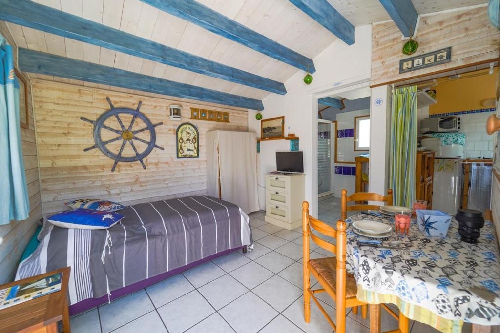 L'ILE D'YEU, vos prochaines vacances - Vélos et wifi gratuits Port-Joinville Extérieur photo
